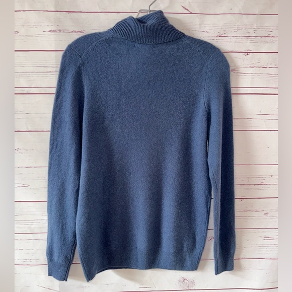 NWT BLOOMINGDALES 100% cashmere turtleneck sweater steel blue size S NEW - Picture 7 of 7
